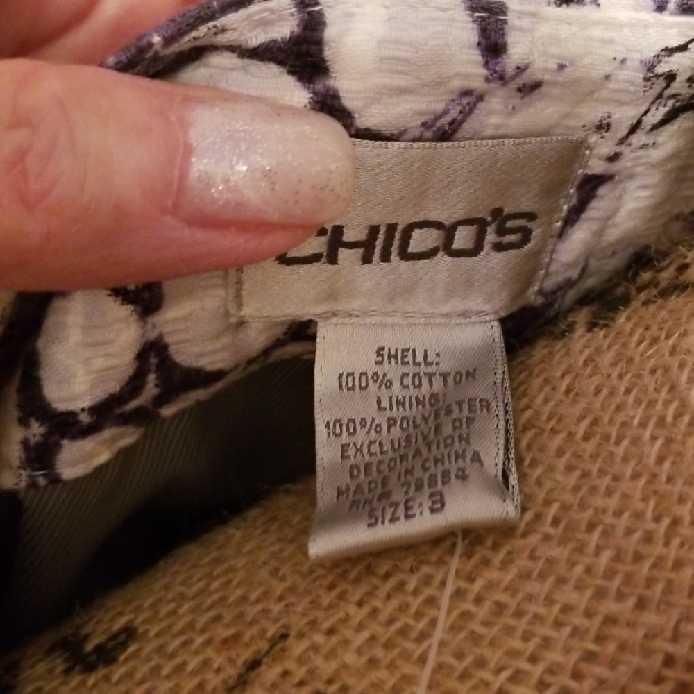 💜Gorgeous Chicos jacket💜 - Picture 6 of 8